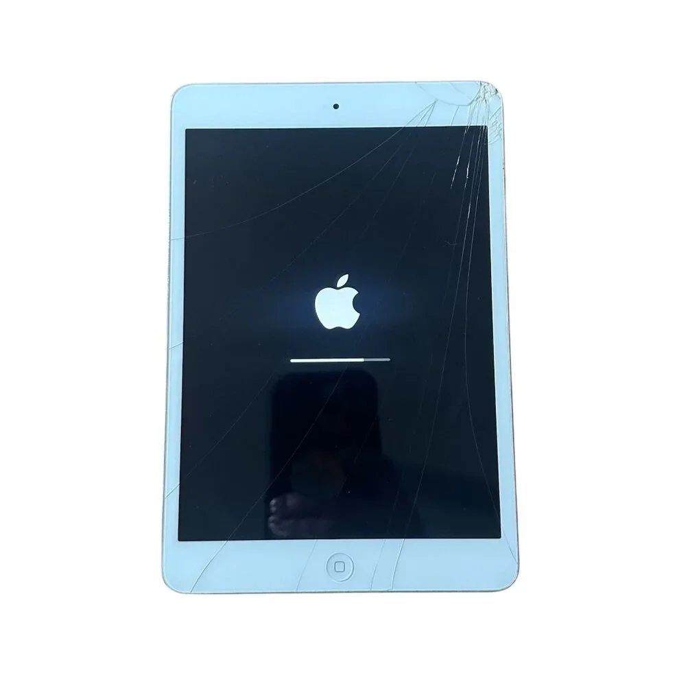 Apple iPad Mini 1st Gen (A1432) 16GB Wi-Fi Tablet Silver Cracked Screen